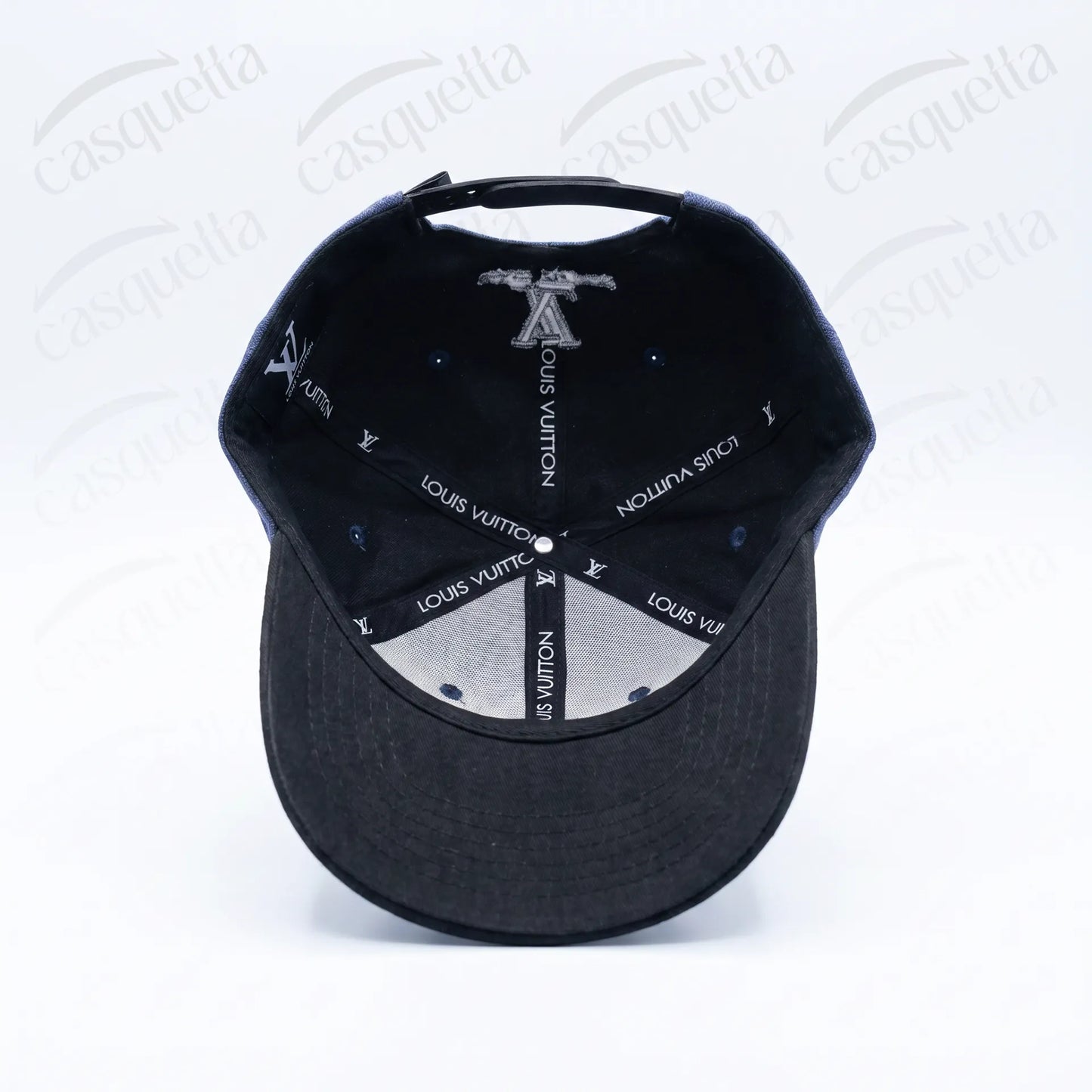 LV Bleu Marine à Visière Noire